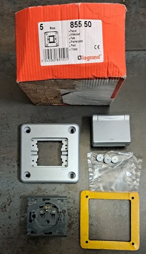 Prise complete legrand soliroc - complete,