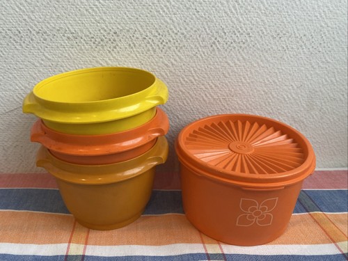 Anciennes boîte tupperware - anciennes,