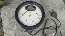 Ancien voltmètre 13,5 cm