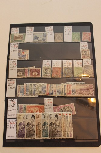 Lot de timbres - 27-,