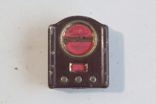 Ancien taille crayon radio - taille,