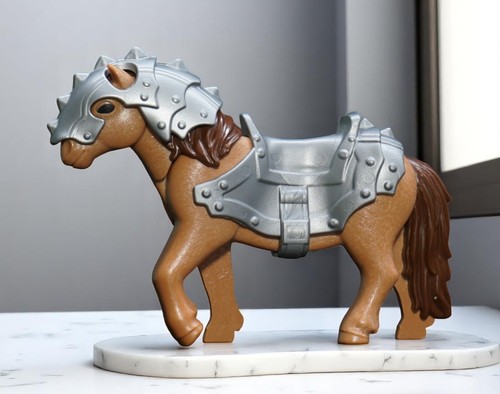 Playmobil poney avec armure