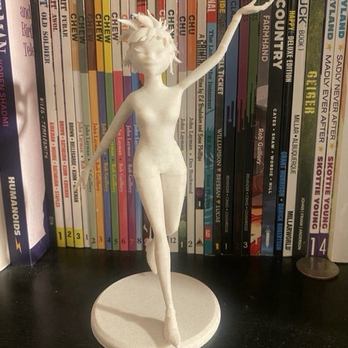 Gorillaz noodle statue - noodle,