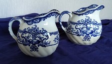 2 PICHETS PORCELAINE ROYAL