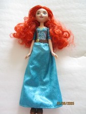 POUPEE DISNEY " MERIDA REBELLE ,  POUSSIERE D'ETOILE "  MARQUE HASBRO