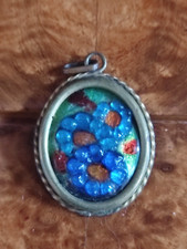 Bijou ancien pendentif en émail fleurs relief avec cristaux de couleur Limoges