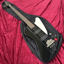 Guitare basse électrique