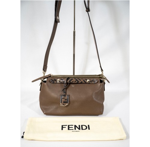 Sac main cuir fendi bye - sac, a