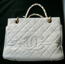 CHANEL Sac cuir Shopping