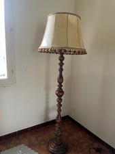 Lampadaire en bois massif