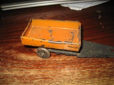 Petite remorque agricole en tole peinte genre cij ? etat correct