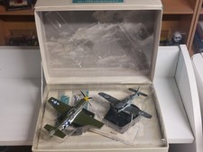 Mustang P-51D et Focke-Wulf Fw 190A-8  Avion, Plane, en métal  échelle 1/72