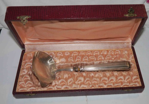 Petite louche pour - , saucier