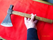 hachette à marteau hache