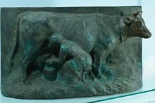 Ancien bronze la laitière
