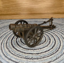 Rare taille-crayon en forme de canon en métal vintage, dessins, collections