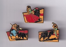 3 RARES PINS PIN'S .. SPORT FERIA CORRIDA TORO TAUREAU PICADOR CHEVAL MIX ~FZ