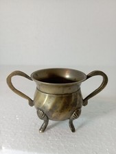 petit chaudron en laiton avec deux anses