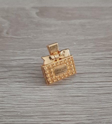 Pin vintage parfum miss dior - pin's,