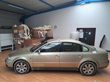 Moyeu avant gauche VOLKSWAGEN PASSAT 4 PHASE 2 4A0407615G