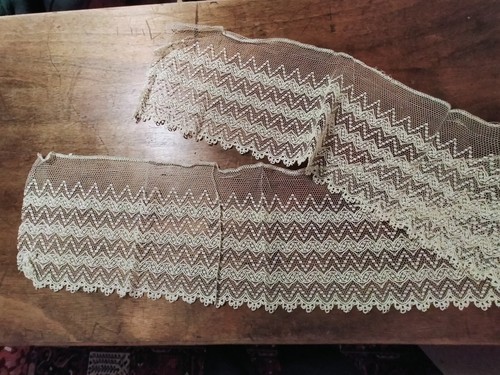 Superbe large dentelle - superbe,