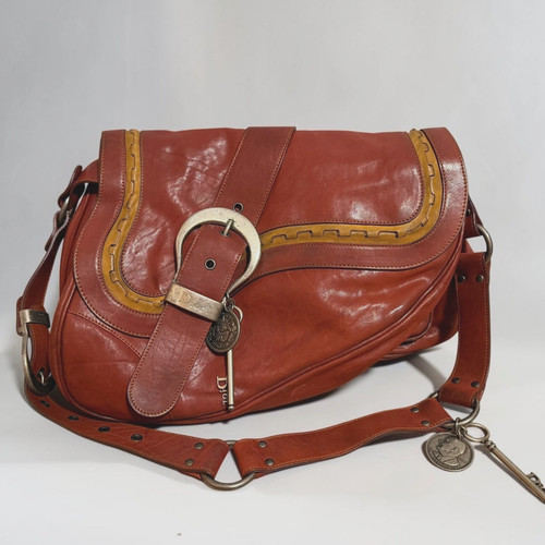 Dior gaucho saddle shoulder - dior,