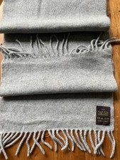 écharpe grise en laine