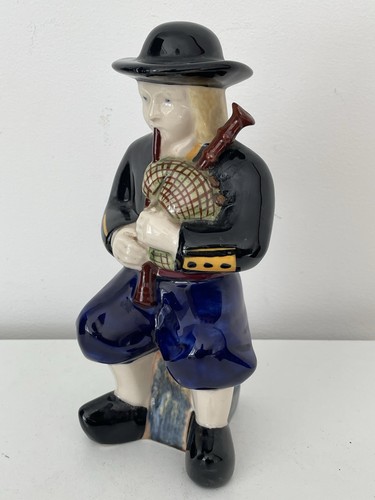 Joueur biniou faience - joueur,