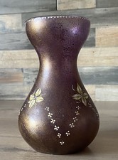 Vase en verre mauve à décor florale émaillé art nouveau 