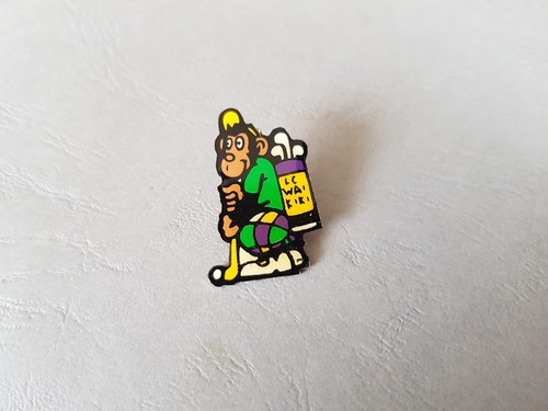 Pin mode marque vêtements - pin's,