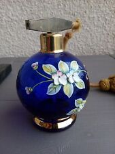 Ancien vaporisateur verre émaillé decor floral fleur relief bleu