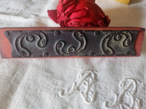 Tampon ancien frise idéale