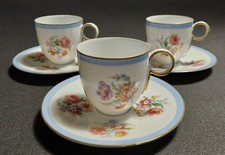 Série de trois tasses et