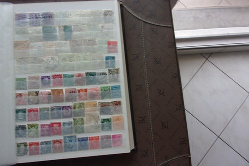 Monde lot de timbres - -,