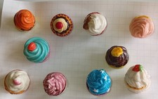 serie de 10 feves happy birhday (cake) 2013 alcara