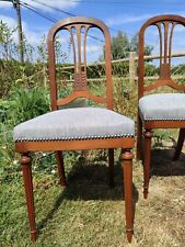 LOT  2 CHAISES BOIS, assise retapissée par artisan tapissier