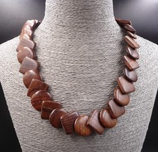 Collier nature Nofia en bois