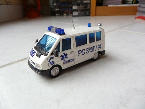 Renault trafic samu aphp - renault,