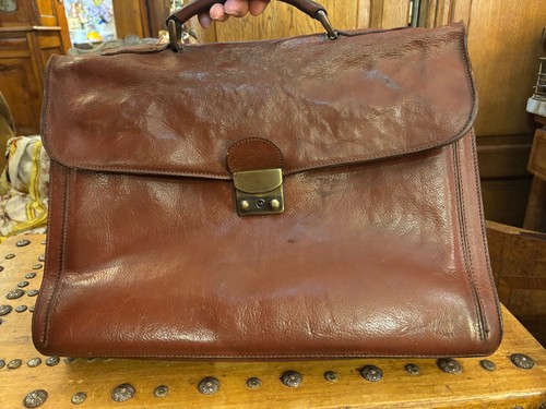 Serviette ancienne cuir - serviette,