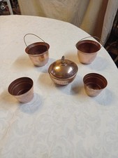 Lot déco cuivre rouge – 2 petits chaudrons à anse + 2 gobelets + pot avec couver