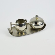 Crémier Et Sucrier Sur