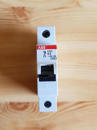Disjoncteur unipolaire d - unipolaire, a