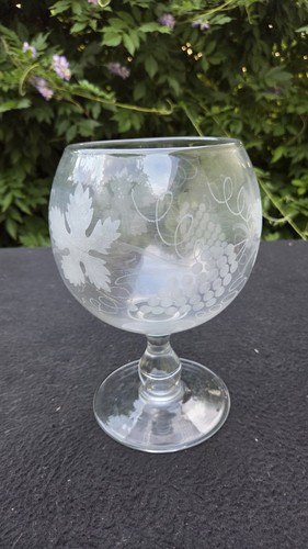 Grand verre ballon - , gravé