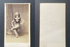 Ulric Grob, Paris, Actrice en