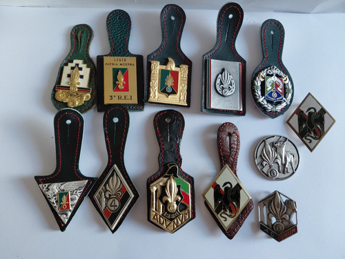 Lot insignes la légion - 11,