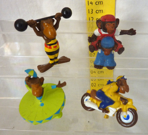 Figurines publicitaires omo - publicitaires,