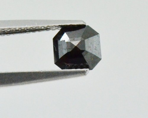 Diamant noir naturel - ct,