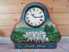 HORLOGE COUNTRY MOUTONS bois vert 47 x 54 piles chiffre romain