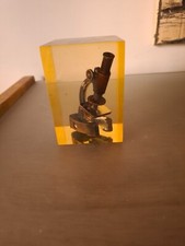 PRESSE PAPIER EN INCLUSION 