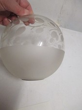 GLOBE EN VERRE GRAVE DE  LAMPE